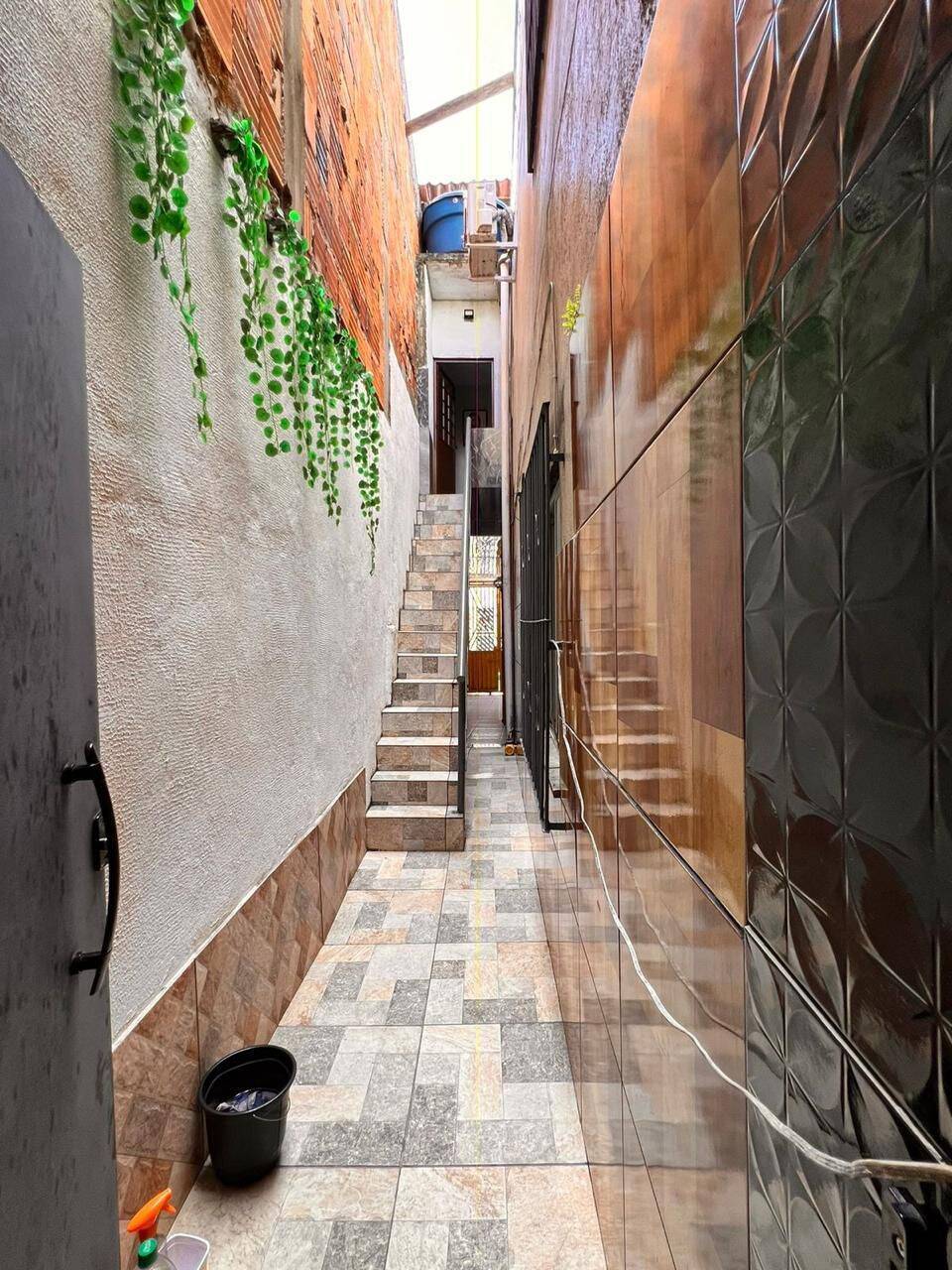 Casa, 3 quartos, 265 m² - Foto 2