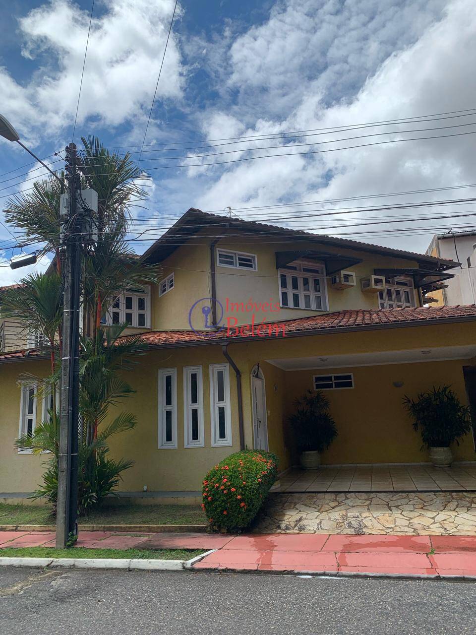 Casa de Condomínio à venda com 5 quartos, 320m² - Foto 1